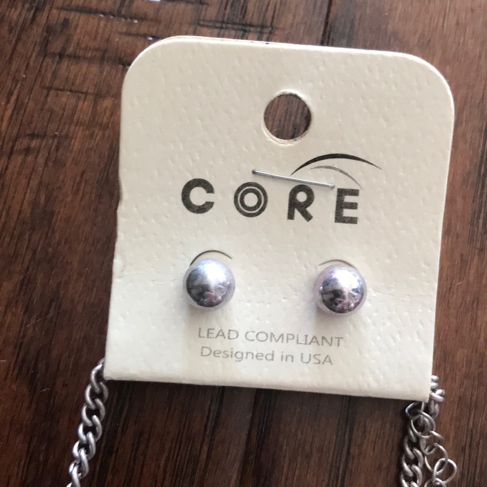 NWT: Necklace and Matching Earrings - Picture 3 of 5